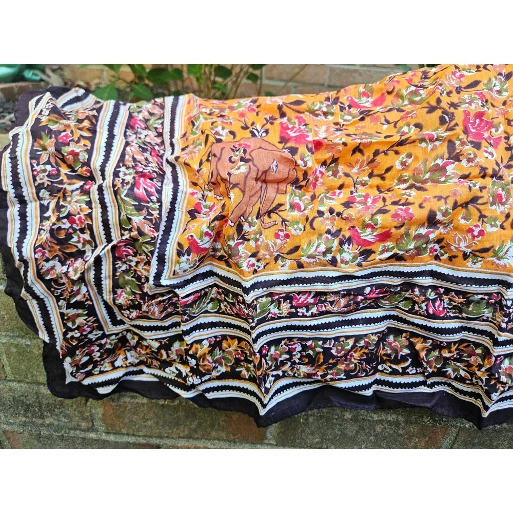 Vintage Handwoven 100% Silk Scarf, Made in India 40" x 40" - Picture 8 of 9